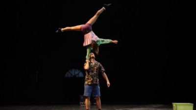Přijďte v červnu na workshop párové akrobacie a handstands