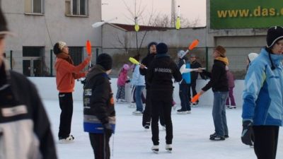 Akce „Žonglování na ledě“ v Brně
